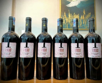 Rượu vang Ý 1933 Semi Dolce (vang ngọt)