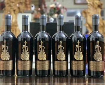 Rượu vang Ý cao cấp La Chitarra (vang cây đàn)